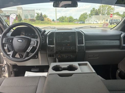 Used 2018 Ford F250 XLT AWD/4WD image 18