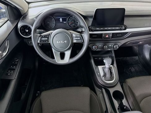 Used 2023 Kia Forte LXS FWD image 4