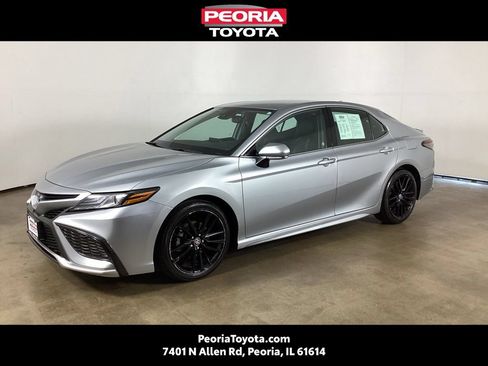 Used 2023 Toyota Camry XSE FWD image 1