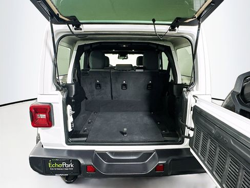 Used 2025 Jeep Wrangler Sahara w/ Safety Group image 30