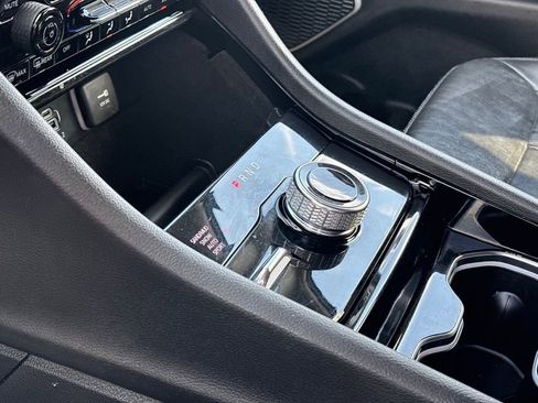 Used 2022 Jeep Grand Cherokee Limited image 10