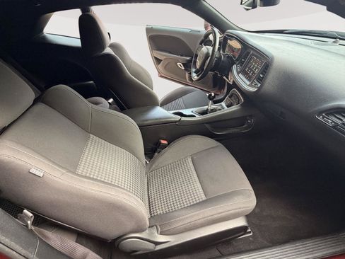 Used 2019 Dodge Challenger R/T RWD image 32