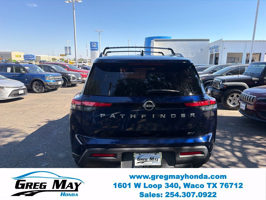 Used 2022 Nissan Pathfinder SV FWD image 4