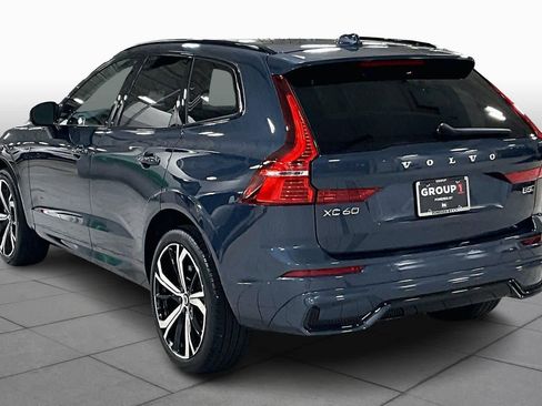 Certified 2024 Volvo XC60 B5 Ultimate w/ Climate Package image 11