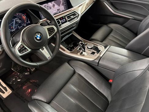 Used 2022 BMW X5 xDrive40i w/ M Sport Package image 11