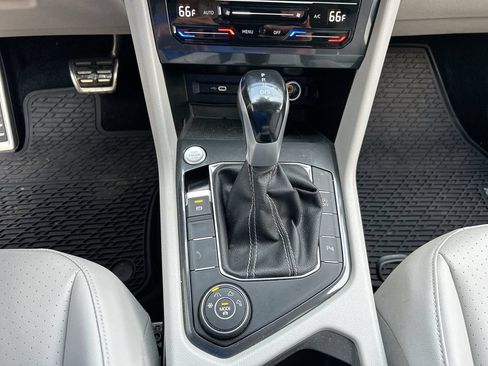 Used 2022 Volkswagen Tiguan SE R-Line AWD/4WD image 19