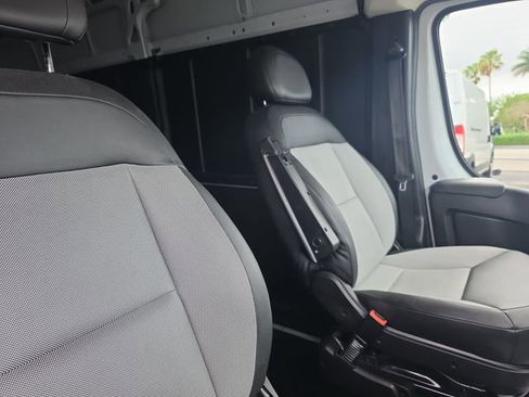 Used 2024 RAM ProMaster 2500 w/ Convenience Group FWD image 13
