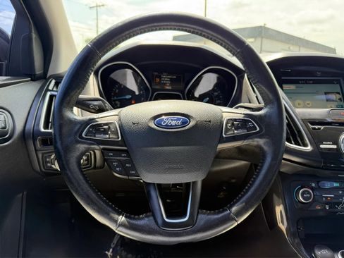 Used 2018 Ford Focus Titanium FWD image 29