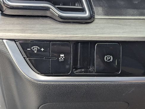 Certified 2025 Kia Sportage X-Line AWD/4WD image 30