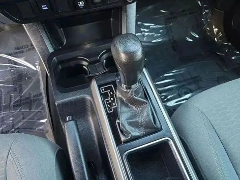 Used 2018 Toyota Tacoma SR5 image 16