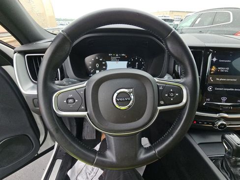 Used 2018 Volvo XC60 T5 Momentum w/ Convenience Package AWD/4WD image 9