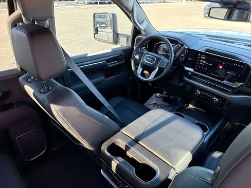 Used 2025 GMC Sierra 2500 SLT w/ SLT Premium Package image 24