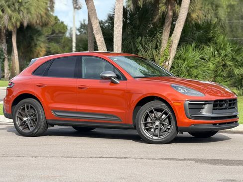 Used 2023 Porsche Macan Turbo AWD/4WD image 18