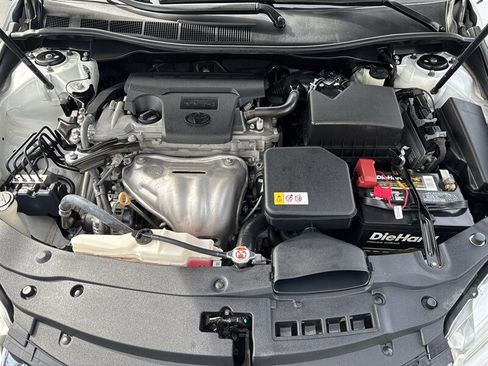 Used 2017 Toyota Camry LE image 40