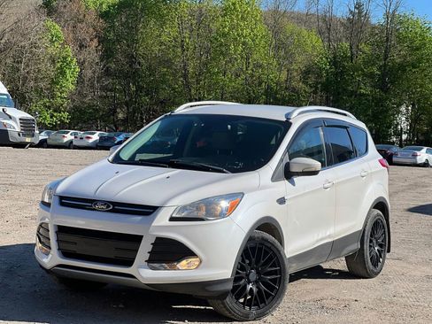 Used 2016 Ford Escape Titanium AWD/4WD image 2