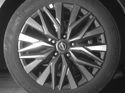 Used 2025 Nissan Altima 2.5 SV FWD image 13