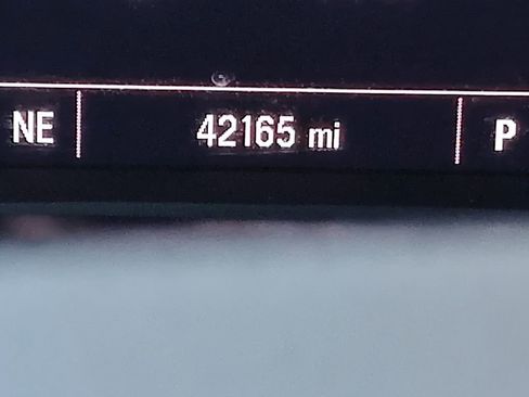 Used 2023 Chevrolet Traverse LT image 39