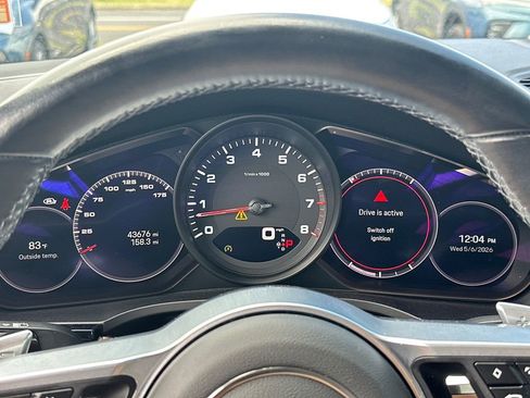 Used 2022 Porsche Cayenne AWD/4WD image 27