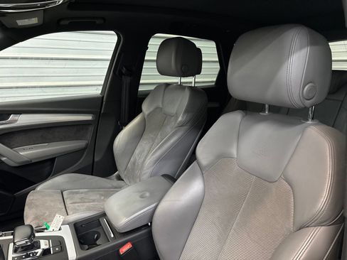 Used 2020 Audi SQ5 Premium w/ Convenience Package AWD/4WD image 9