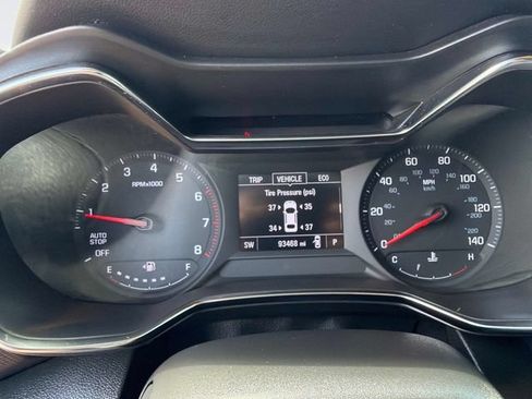 Used 2022 Chevrolet TrailBlazer LT w/ Confidence II Package FWD image 28