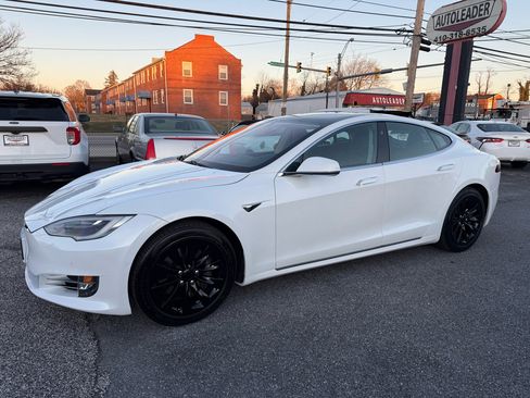 Used 2018 Tesla Model S 100D image 13