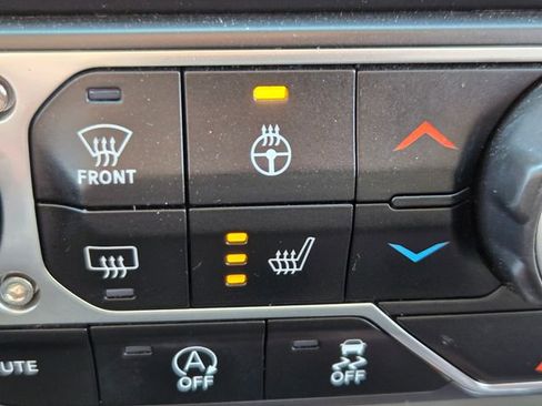 Used 2018 Jeep Wrangler Unlimited Rubicon w/ Uconnect 4C Nav & Sound Group image 27