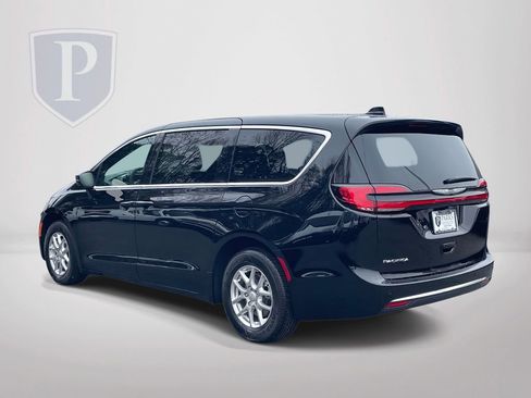 New 2026 Chrysler Pacifica Select image 6