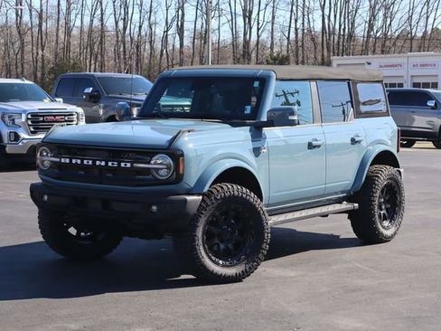 Used 2022 Ford Bronco Outer Banks image 2