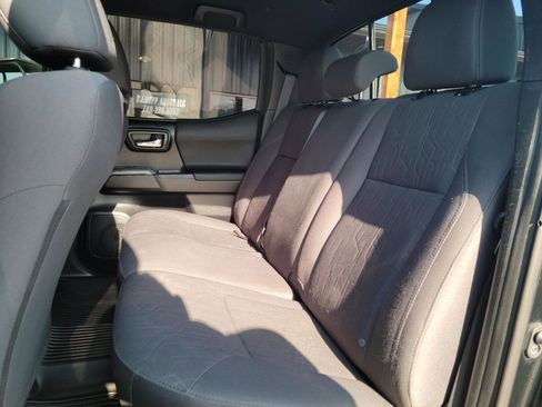 Used 2019 Toyota Tacoma TRD Sport AWD/4WD image 14