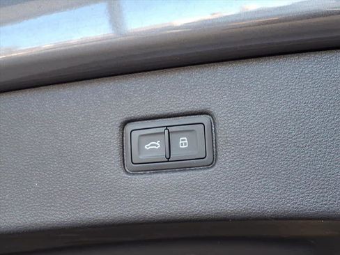 Used 2022 Audi Q7 Premium Plus image 22