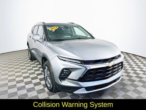 Used 2024 Chevrolet Blazer LT w/ Convenience Package FWD image 3