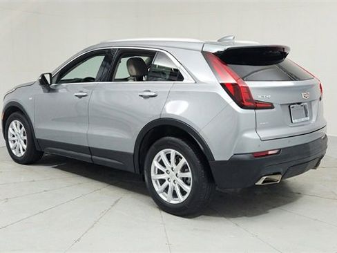 Certified 2023 Cadillac XT4 Luxury w/ Cold Weather Package image 3