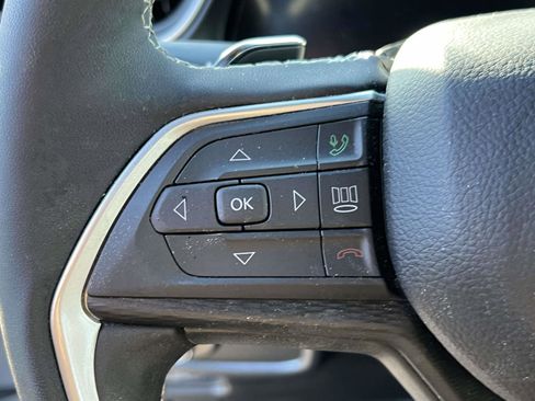 Used 2024 Jeep Grand Cherokee Altitude image 14