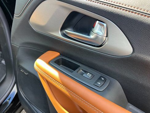 New 2026 Chrysler Pacifica Pinnacle FWD image 14