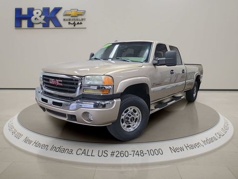 Used 2004 GMC Sierra 2500 SLE w/ Heavy-Duty Power Package AWD/4WD image 3