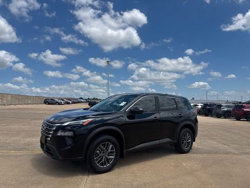 Used 2026 Nissan Rogue S FWD image 10