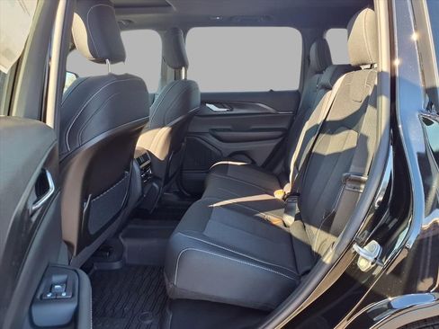 New 2025 Jeep Grand Cherokee Laredo image 23