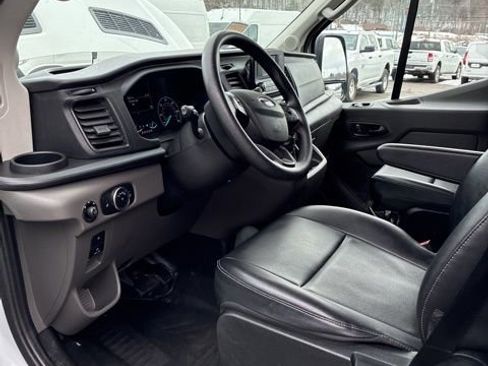 Used 2024 Ford Transit 250 148 Medium Roof image 19