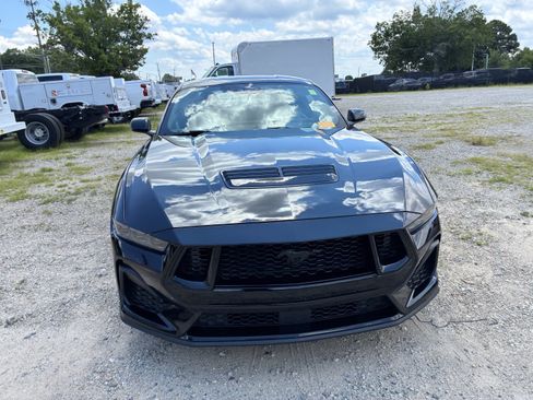 Used 2025 Ford Mustang GT Premium RWD image 2
