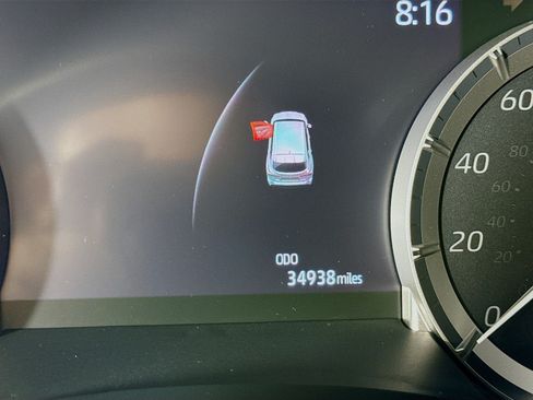 Used 2023 Toyota Highlander XLE AWD/4WD image 13
