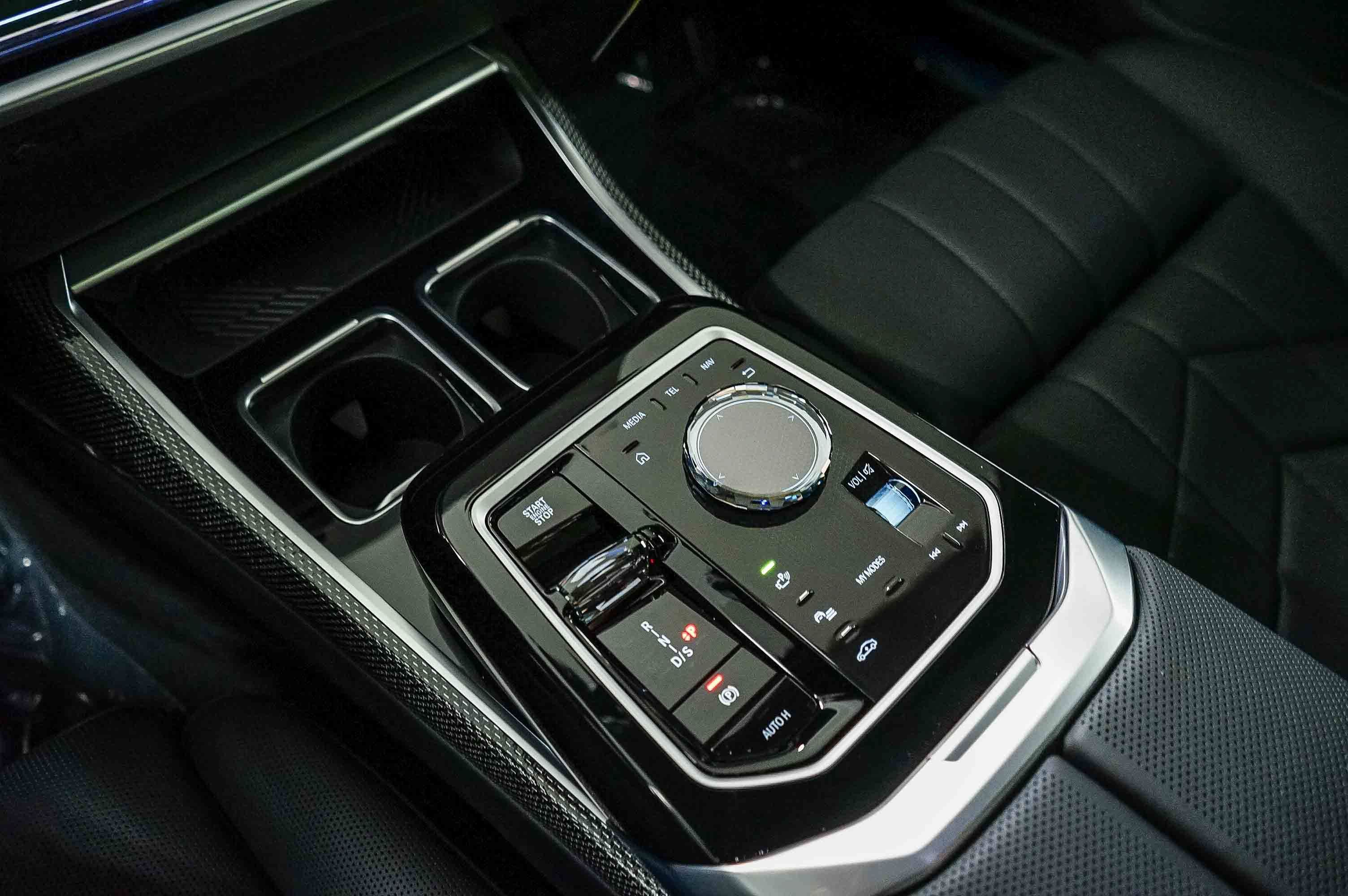 New 2026 BMW 760i xDrive w/ Executive Package AWD/4WD image 25