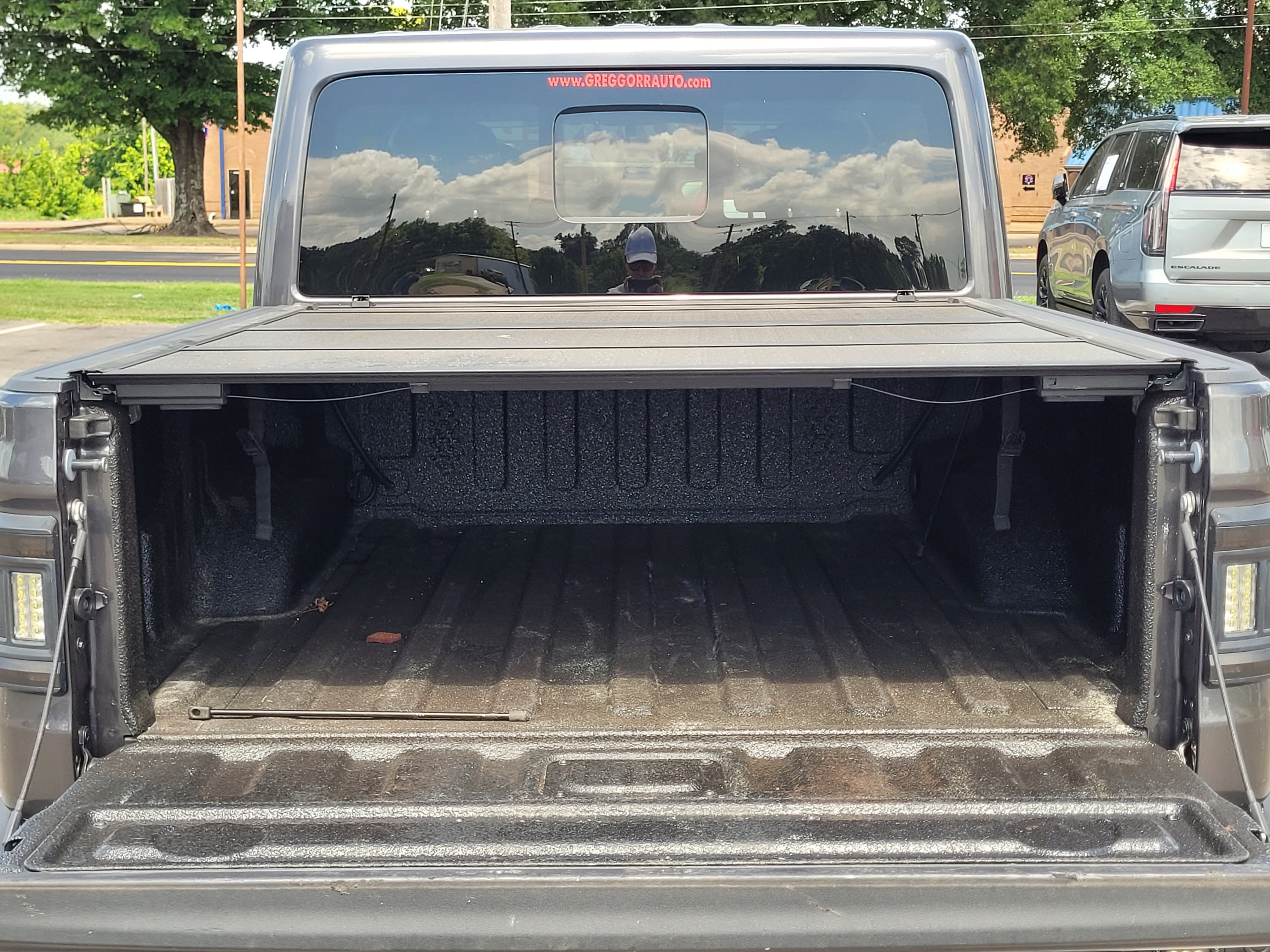 Used 2023 Jeep Gladiator Mojave w/ Cold Weather Group AWD/4WD image 9