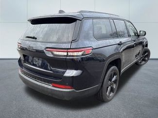 Used 2023 Jeep Grand Cherokee L Limited w/ Black Appearance Package video 4