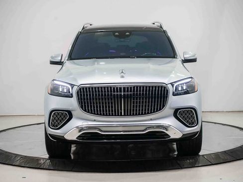 Used 2025 Mercedes-Benz Maybach GLS 600 Maybach GLS 600 image 6