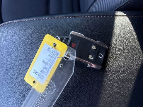 Used 2022 GMC Canyon AT4 w/ Trailering Package image 29