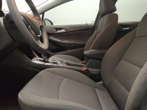 Used 2019 Chevrolet Cruze LT w/ Convenience Package FWD image 17