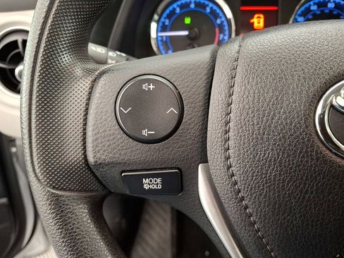 Used 2017 Toyota Corolla LE image 17