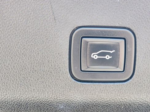 Used 2021 Chevrolet Suburban Z71 AWD/4WD image 14
