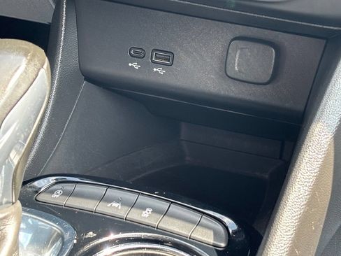 Used 2024 Buick Encore GX Preferred FWD image 22