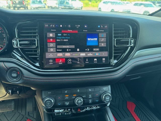 Used 2025 Dodge Durango GT w/ Blacktop Package AWD/4WD image 10